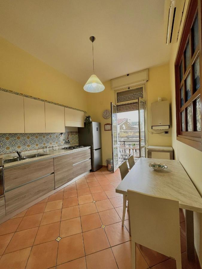 La Ferrovia Holiday Home Nápoles Exterior foto